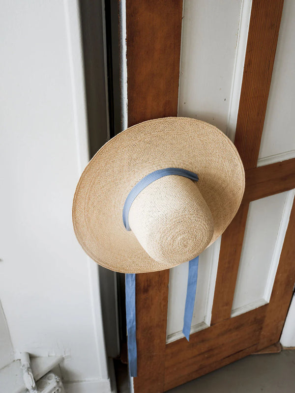 The Tan Suncrest, Blue Ribbon