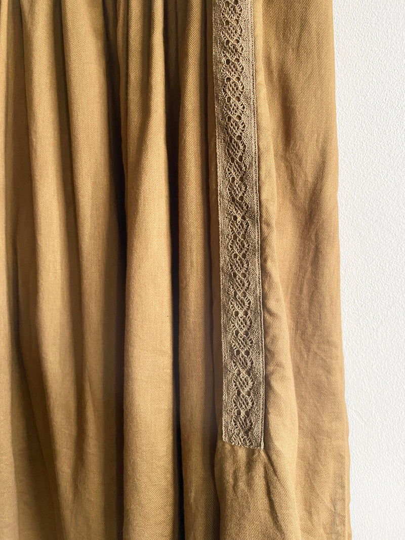 Cotton-Linen Skirt with Lace