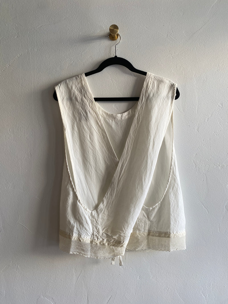 Linen Bamboo Swallow Vest