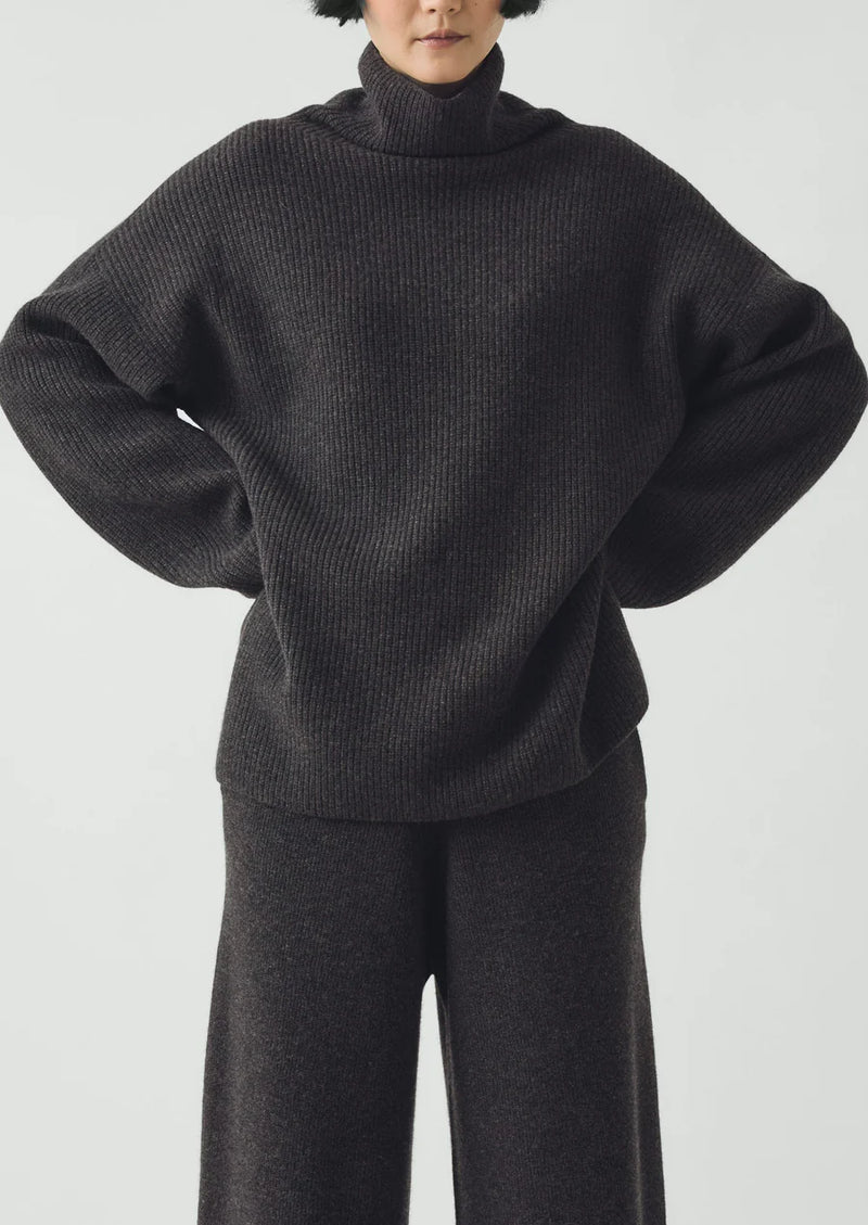 Wool-Cashmere Oversized Ribbed Sweater, Charcoal