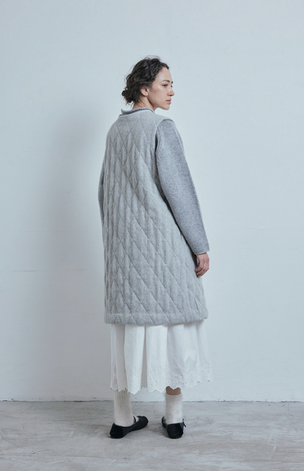 Wool Quilt Aino No Sleeve Coat