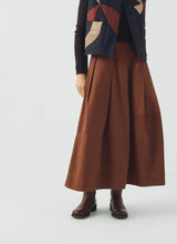 Slanted Pleat Cotton Skirt